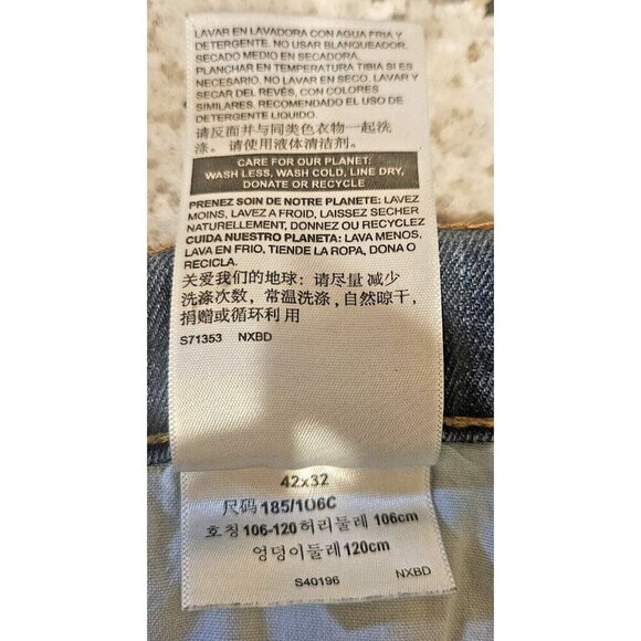 Levi's Jeans Men's 42Wx 32L Medium Wash  Gold Signature Relaxed Fit - Picture 3 of 15